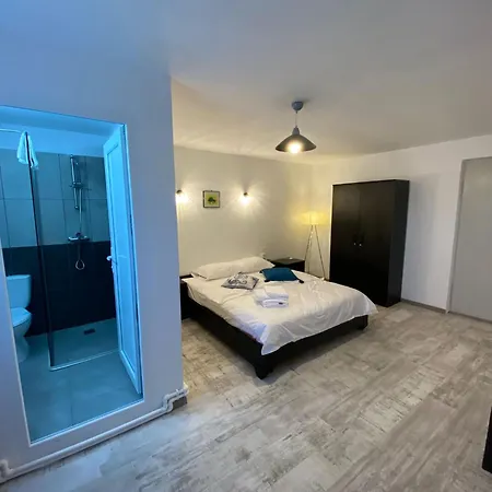 Hotell Vama Stone House