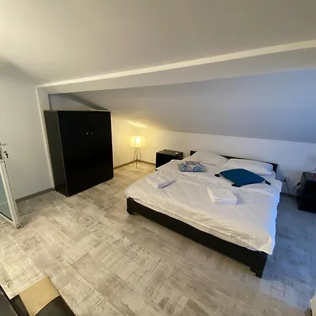 Vama Stone House Hotell 3*