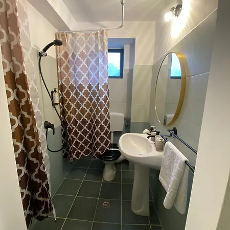 Vama Stone House Hotell
